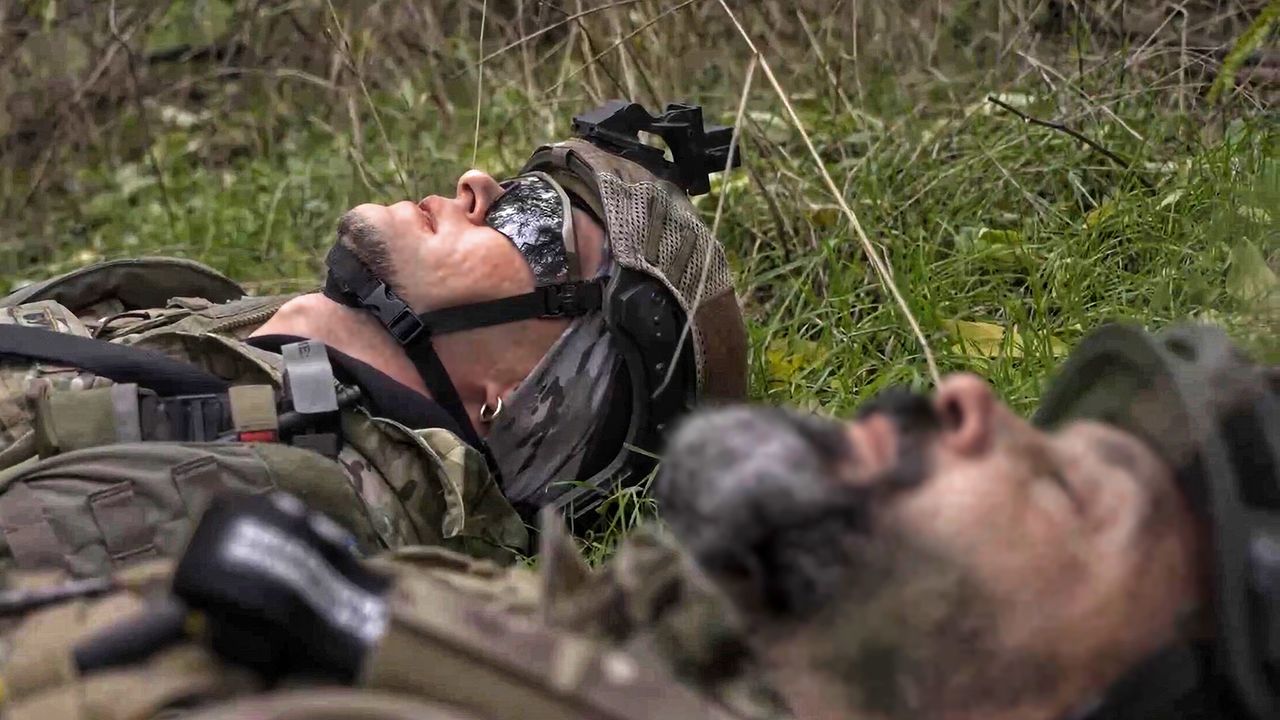 Der Autor spricht viel mit ukrainischen Soldaten. Einer sagt, dass er nicht sterben will: „Aber was für eine Wahl haben wir denn?“ Foto: Philipp Kohlhöfer