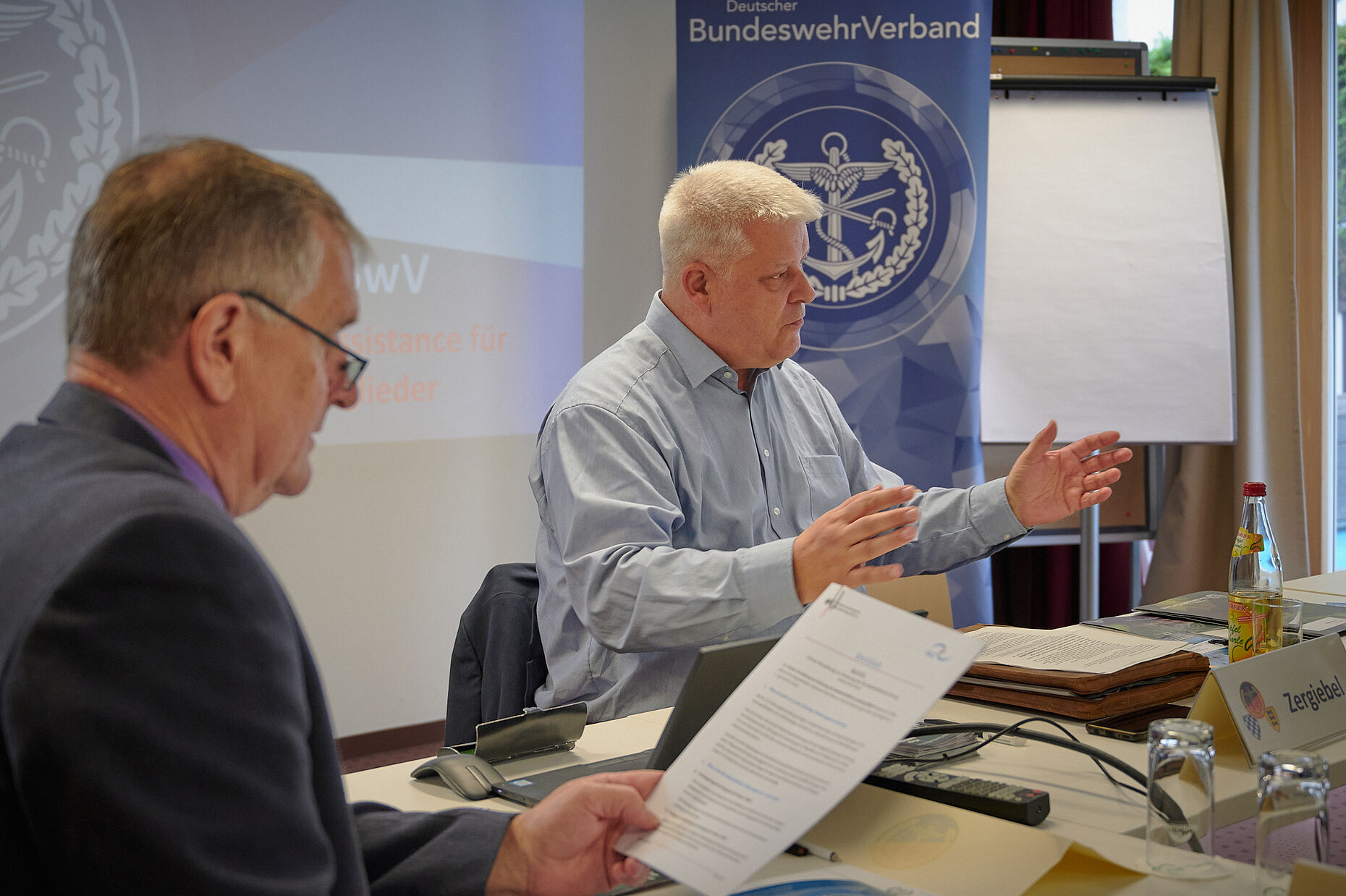 Vorsitzender ERH im Bundesvorstand, Hauptmann Ingo Zergiebel, informierte u.a. über Ideen zur Entwicklung der Arbeit für Ehemalige, Reservisten und Hinterbliebenen. Foto: DBwV/Ingo Kaminsky