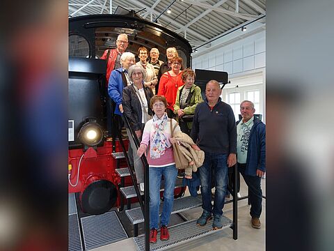 Mit der Geschichte der Dampflokomotive befasste sich die SKERH Schmalkalden-Meinigen bei ihrem Besuch in der Dampflok Erlebniswelt. Foto: Uwe Hösel
