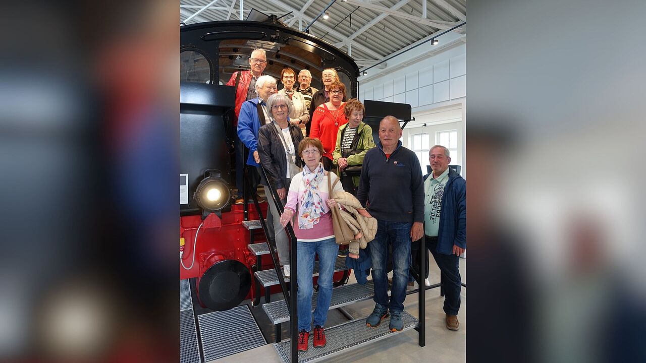 Mit der Geschichte der Dampflokomotive befasste sich die SKERH Schmalkalden-Meinigen bei ihrem Besuch in der Dampflok Erlebniswelt. Foto: Uwe Hösel