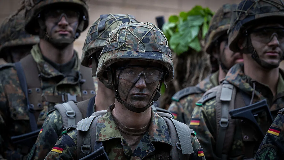Rund 25.000 Frauen leisten heute Dienst in der Bundeswehr - selbstverständlich auch in der Kampftruppe. Foto: DBwV/Yann Bombeke