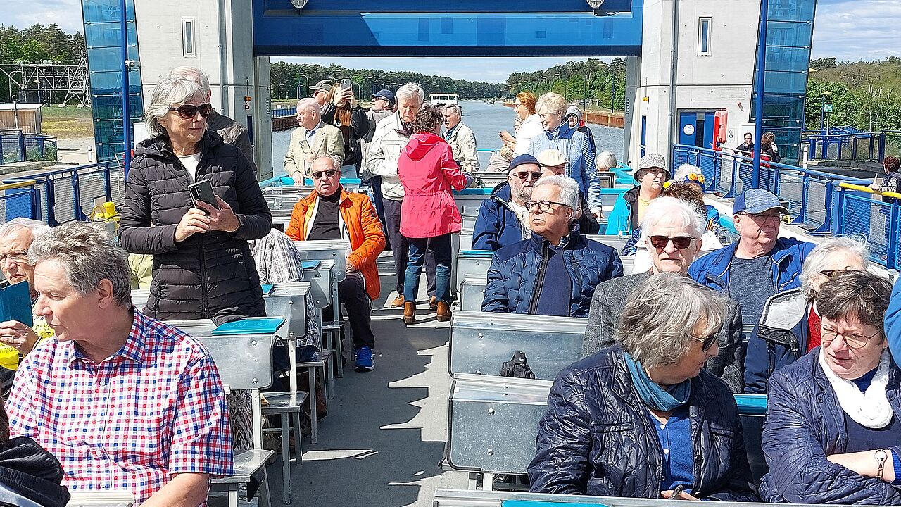 Viele interessante Eindrucke vom Schiffshebewerk in Niederfinow, konnten die Teilnehmer an der Tagesreise gewinnen. Foto: Bernd Intemann