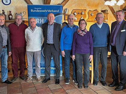 Die Kameradschaft ERH Neuburg/Donau setzt auf Beständigkeit: Der bestätigte Vorstand unter Führung von Stabsfeldwebel a.D. Ludwig Birngruber blickt motiviert in die kommenden zwei Jahre. Foto: Birngruber