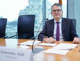 Der CDU-Abgeordnete Roderich Kiesewetter ist Vorsitzender des Parlamentarischen Kontrollgremiums, das für die Kontrolle der Nachrichtendienste zuständig ist. Foto: picture alliance/dpa | Jörg Carstense