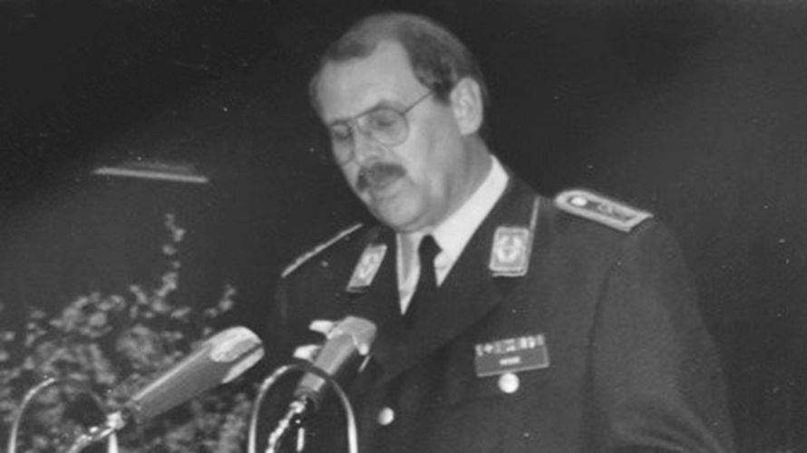 Stabsfeldwebel a.D. Edmund Hesse (01.10.1943 – 01.02.2021) bei einer Rede auf der Verbandstagung 1993. Foto: privat im Besitz von Volker Hesse