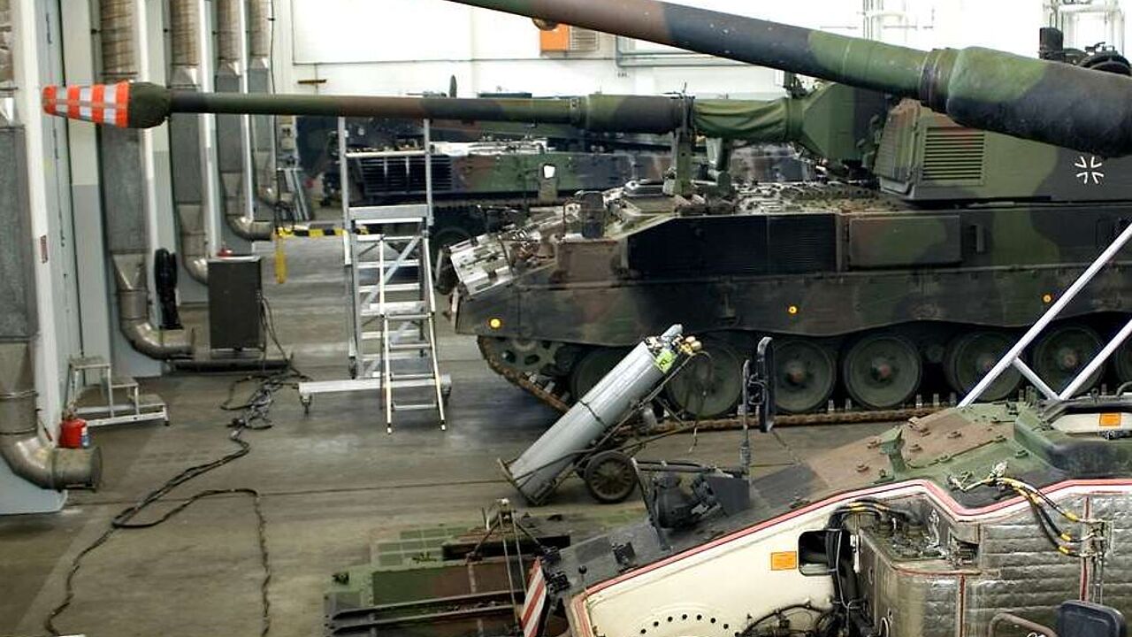 Die Heeresinstandsetzungslogistik GmbH wird weiterhin als sogenannte Inhousegesellschaft betrieben. Foto: Bundeswehr/DeCastro