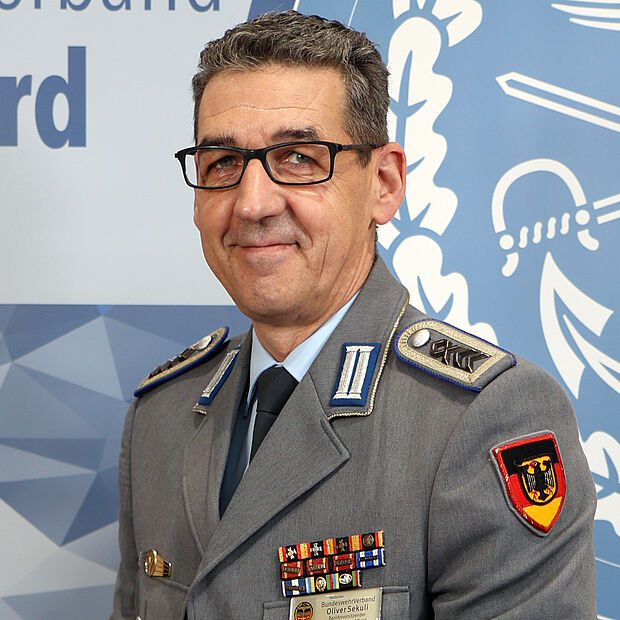 Stellvertretender Landesvorsitzender Nord Oberstabsfeldwebel Oliver Sekuli