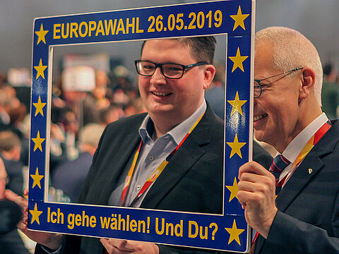 Alle politischen Farben in Deutschland – hier die Union – ermuntern ihre Anhänger, bei der Europawahl ihre Stimme abzugeben. Foto: picture alliance/nordphoto