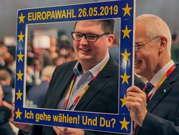 Alle politischen Farben in Deutschland – hier die Union – ermuntern ihre Anhänger, bei der Europawahl ihre Stimme abzugeben. Foto: picture alliance/nordphoto