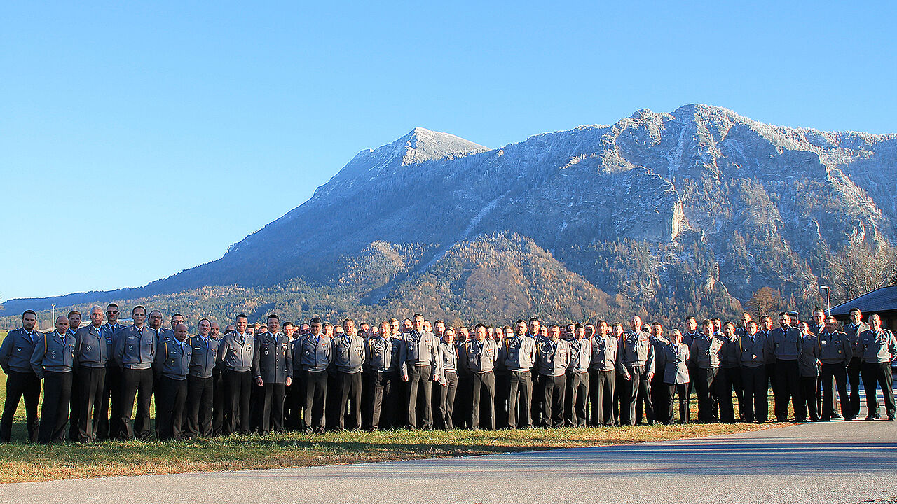 Teilnehmer der Kompaniechef- und Kompaniefeldwebeltagung der Gebirgsjägerbrigade 23 in Bad Reichenhall. Foto: Presse GebJgBrig 23