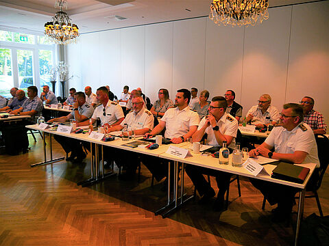 Die Mandatsträger erwarten viele Informationen. Foto: DBwV