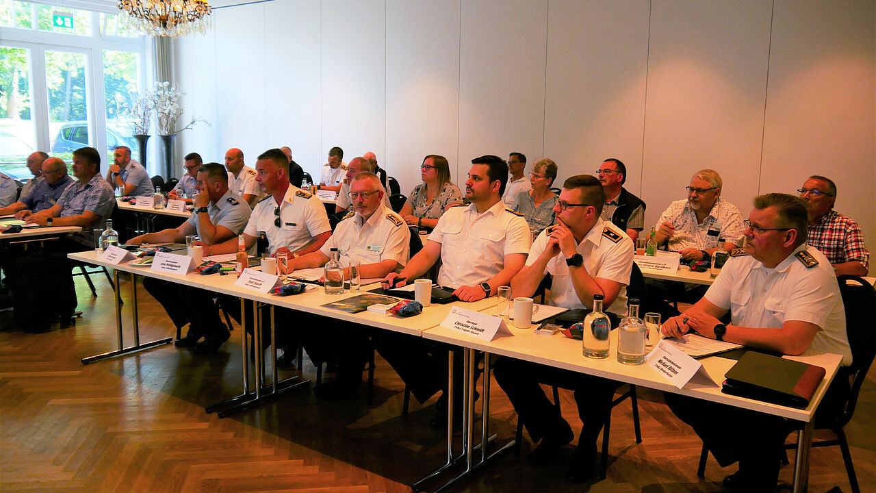 Die Mandatsträger erwarten viele Informationen. Foto: DBwV