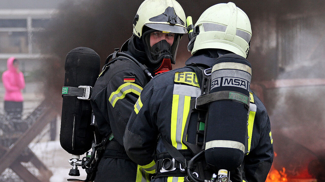 Für Verbesserungen bei der Bundeswehrfeuerwehr hat die Projektgruppe Brandschutz ein Forderungspapier des DBwV erstellt. Foto: Bundeswehr/Wilke