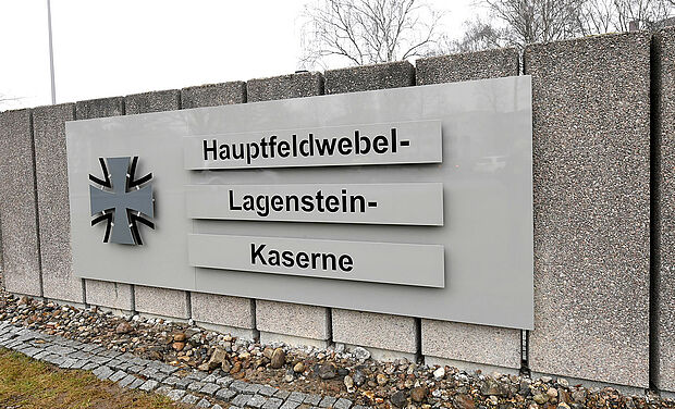 Die Kaserne in Hannover ist die erste, die nach einem Bundeswehrsoldaten benannt ist Foto: dpa