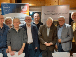 Das Team der selbstständigen KERH Kaiserslautern: Wolfgang Zenger, Hans-Jürgen Leroch, Dieter Karlowski, Joachim Wrobel, Hans-Peter Wenzel, Dr. Horst Schöttler, Matthias Nickel und Heiko Buddecke (v.l.). Foto: Bärbel Nickel