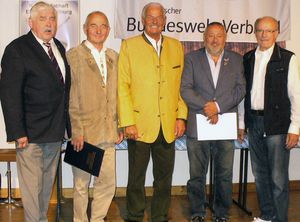 Klaus Voshage mit Elmar Hofmann, Wolfgang Ostermeier, Eckhard Fehr und Dieter Lippelt (v.l.)