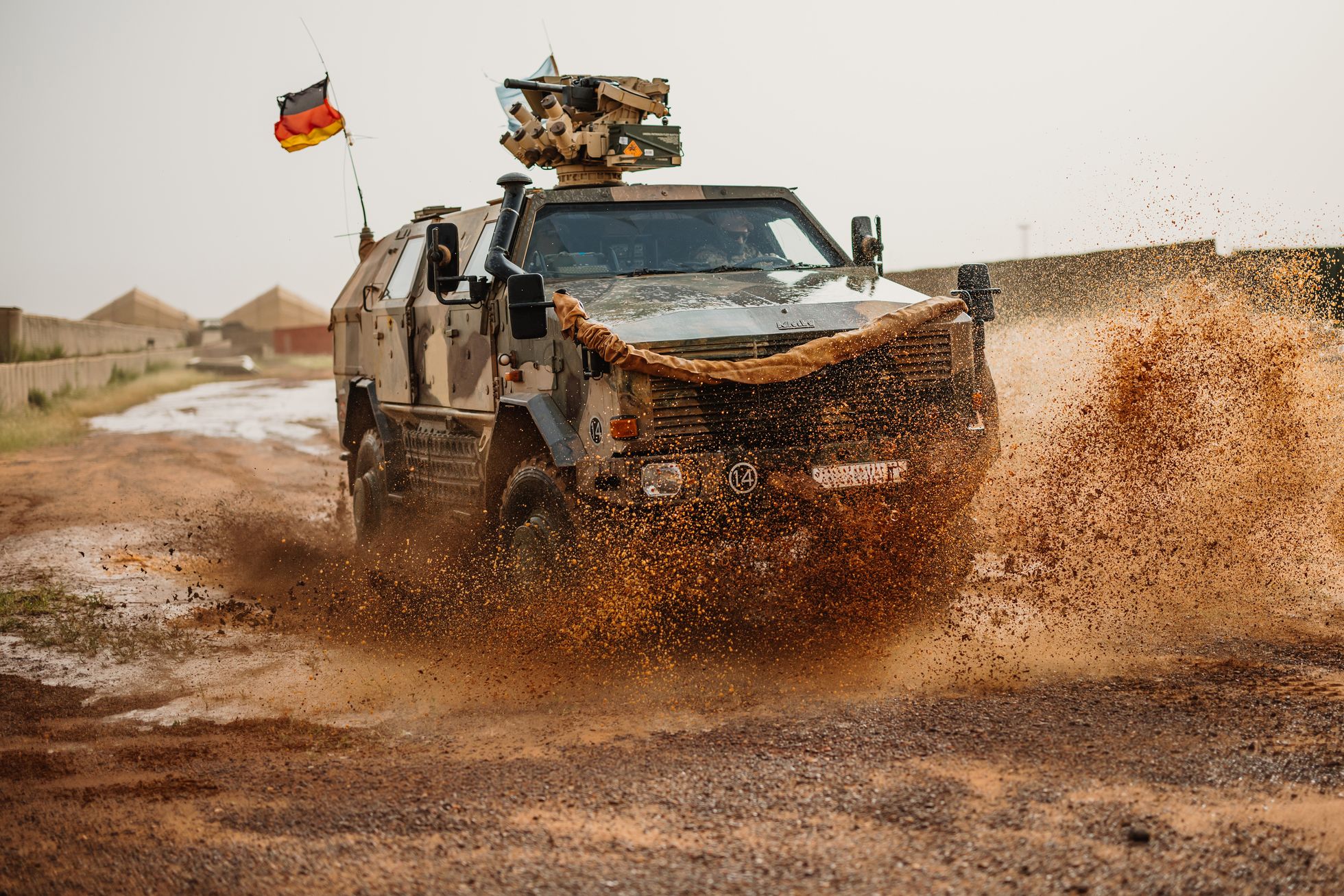 In der Regenzeit kommt es zu beträchtlichen Niederschlagsmengen. Aus Staub wird Schlamm. Foto: Bundeswehr/Jana Neumann