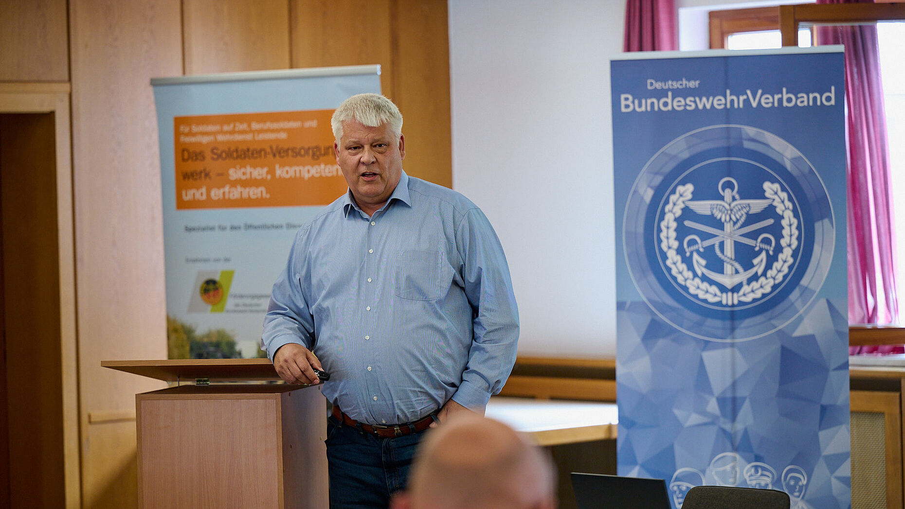 Der Vorsitzende ERH Hauptmann Ingo Zergiebel berichtete über Aktivitäten zu unterschiedlichen Fragestellungen der Ehemaligen. Foto: DBwV/Ingo Kaminsky
