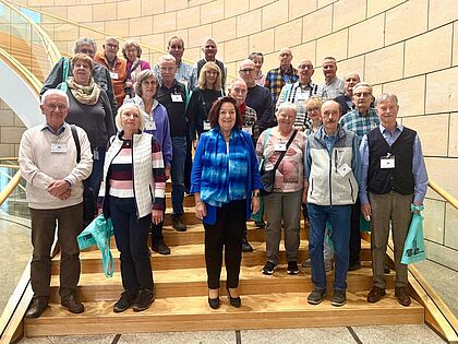 MdL Claudia Schlottmann (untere Reihe, dritte von links) sprach sich für eine allgemeine Wehrpflicht aus, die auch Frauen einschließt. Andreas Schnellbach     