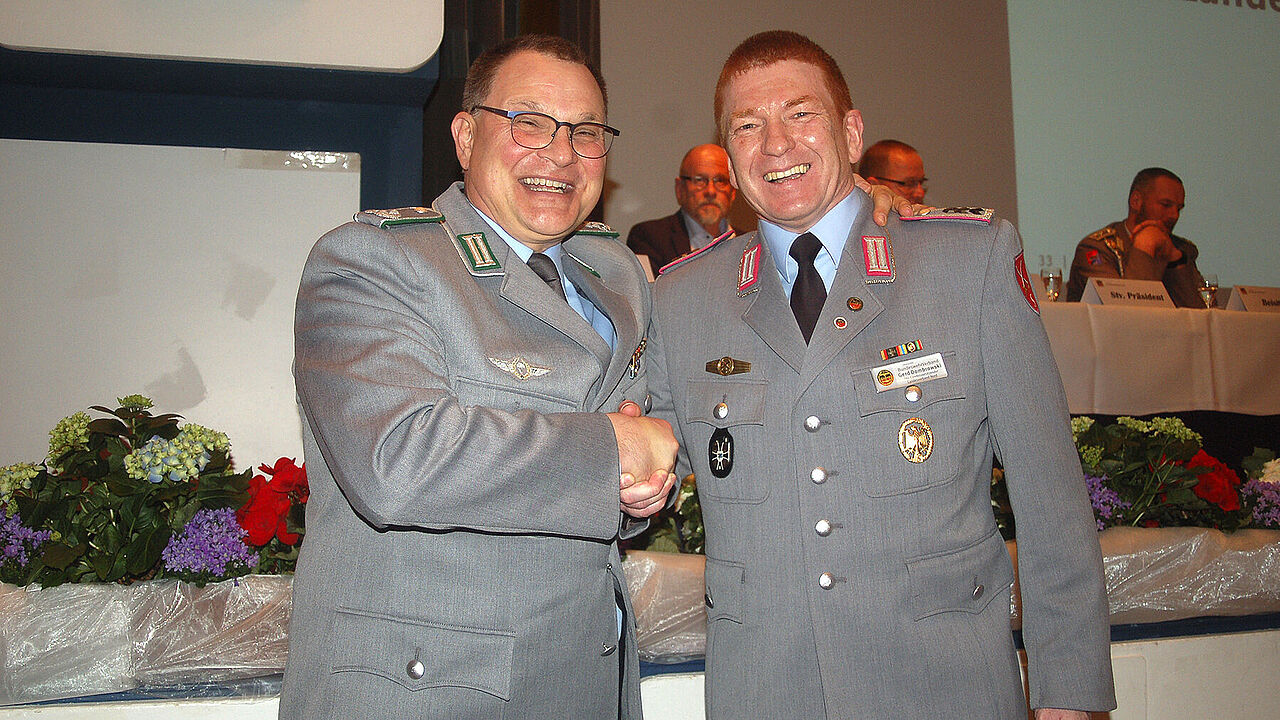 v.l.: Brandes und Dombrowski führen weiterhin den Landesverband Nord. Foto: DBwV/LV Nord