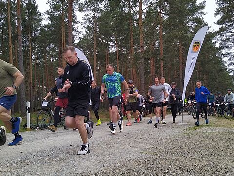 Bereits im Startbereich war klar erkennbar, dass der DBwV als Unterstützer bei der Veranstaltung mit dabei war. Foto: Christian Weber