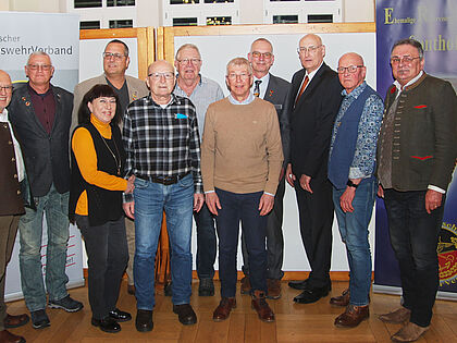 Mit der erneuten Wahl des bisherigen Vorstands unter Leitung von Oberstabsfeldwebel a.D. Stefan Weyer haben die Mitglieder ihre Unterstützung für weitere zwei Jahre engagierte Kameradschaftsarbeit zugesichert. Foto: Wolfgang Kruse