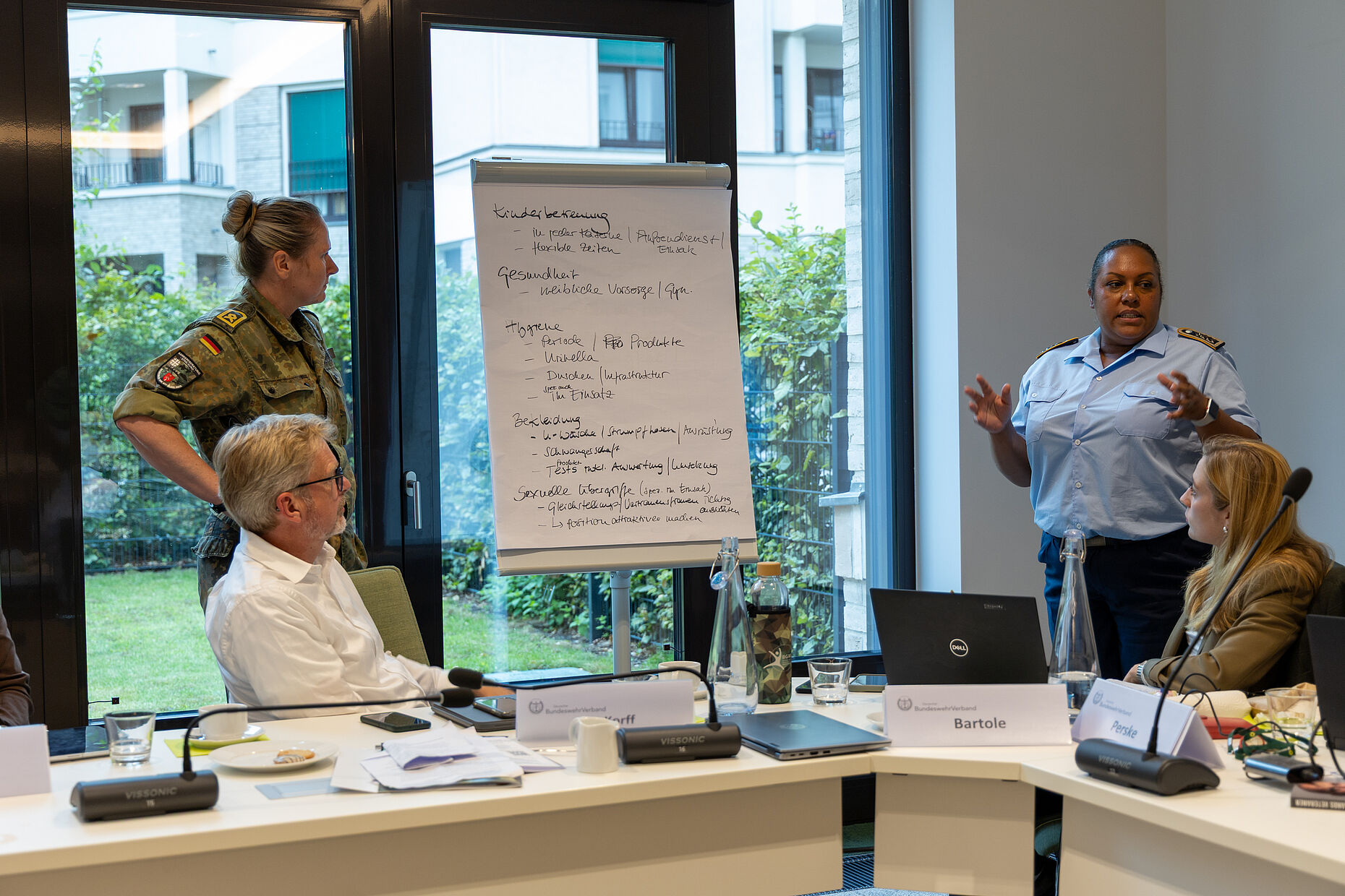Am Nachmittag der Tagung kamen die Teilnehmerinnen in vier verschiedenen Workshops zusammen. Foto: DBwV/Sarina Flachsmeier