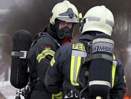 Sicherungskräfte, Brandschutzgruppe und Sanitäter bei einer gemeinsamen Übung. Foto: Bundeswehr/Sebastian Wilke