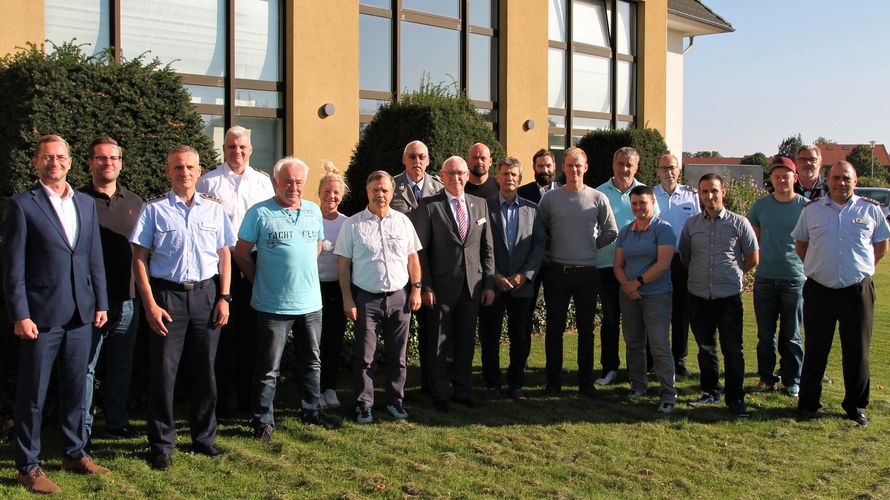 Sehr unterschiedlich setzte sich das Teilnehmerfeld der Tagung für aktive Reservisten im Landesverband Ost zusammen, was aber dazu beitrug, dass verschiedene Aspekte in die Diskussion mit eingebracht wurden. Foto: DBwV/Quirin