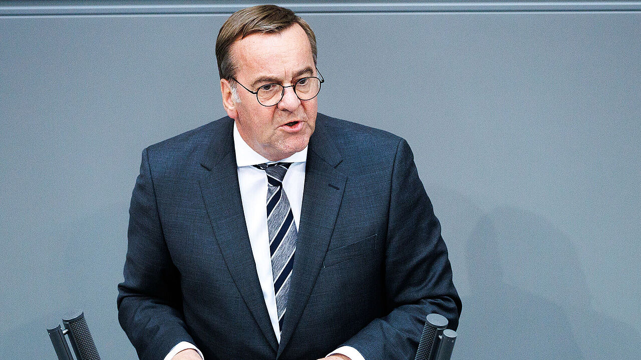 Verteidigungsminister Boris Pistorius warb im Bundestag für den Haushaltsentwurf der Bundesregierung. Foto: picture alliance/dpa/Carsten Koall
