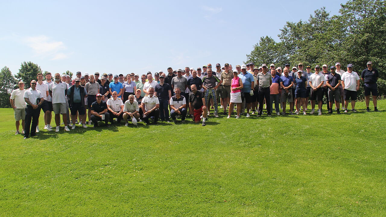 Mitte Juni fand fand die 39. Auflage der German Navy Golf Trophy auf dem Golfplatz in Mennhausen bei Wilhelmshaven statt. Foto Michael Au