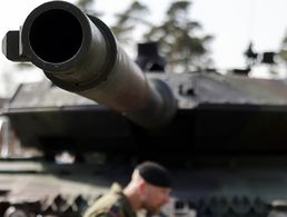 Mehr Geld für die deutsche Rüstung? Hier ein Leopard 2 A6 der Bundeswehr. Foto: picture alliance/Panama Pictures/Christoph Hardt