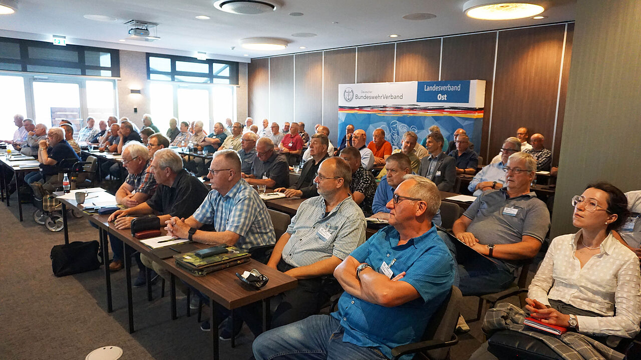 Die Delegierten besprachen sich unter anderem in ihren TSK-/Org-Bereichen. Foto: DBwV/Kruse