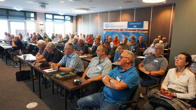 Die Delegierten besprachen sich unter anderem in ihren TSK-/Org-Bereichen. Foto: DBwV/Kruse