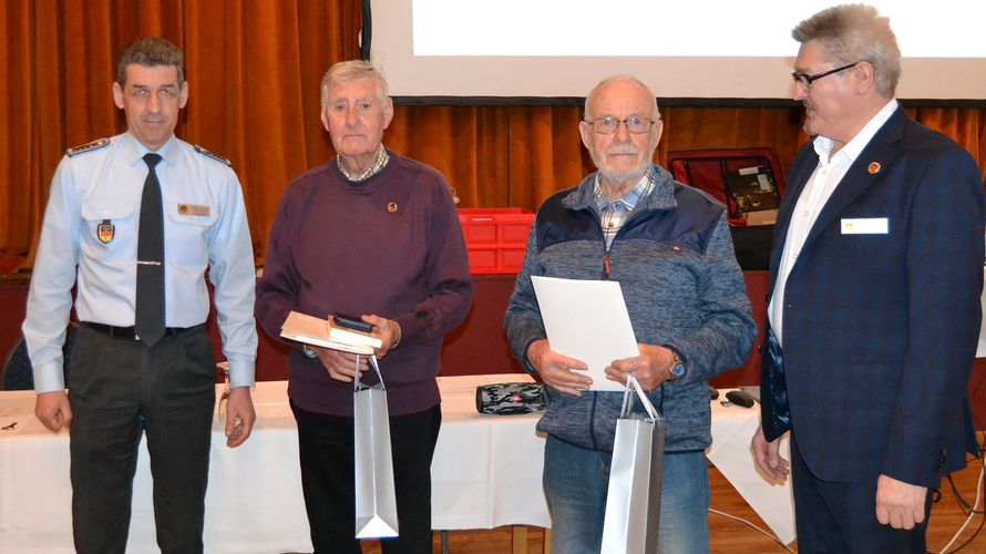 In Wittmund (v.l.n.r.): Oberstabsfeldwebel Oliver Sekuli, Stabsfeldwebel a.D. Ferdinand Kolm, Stabsfeldwebel a.D. Dieter Kleipa und Hauptfeldwebel a.D. Ulrich Peise. Foto: DBwV