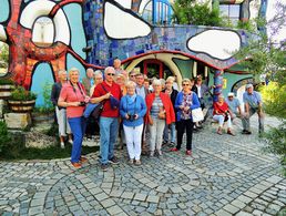 Die Reisegruppe vor dem KunstHausAbendsberg der Brauerei zum Kuchlbauer Foto: DBwV 
