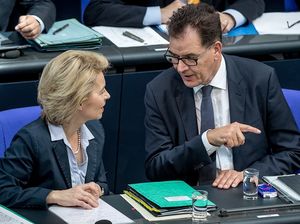 Verteidigungsministerin Ursula von der Leyen und Entwicklungsminister Gerd Müller. Foto:dpa