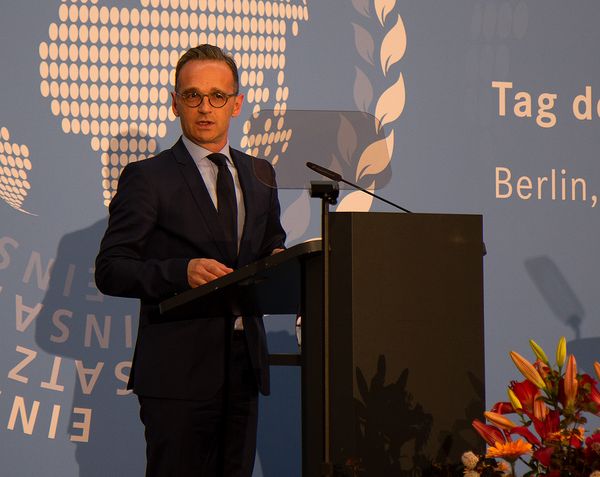 Gastgeber: Außenminister Heiko Maas hielt eine bewegende Ansprache, in der er das Engagement der Peacekeeper würdigte. Foto: DBwV/Vieth