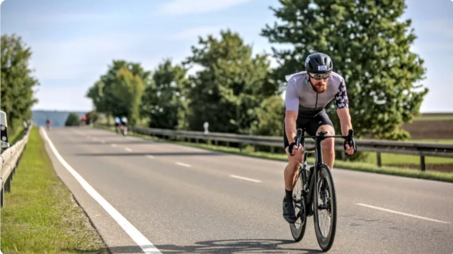 Hptm. a.D. Dr. Michel Gleich trainiert für die Fahrt von Berlin auf den Brocken. Foto: Privat