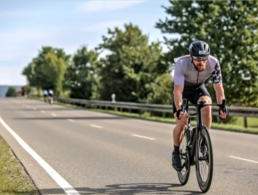 Hptm. a.D. Dr. Michel Gleich trainiert für die Fahrt von Berlin auf den Brocken. Foto: Privat