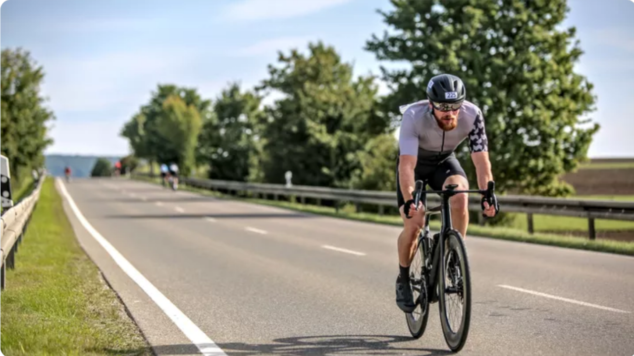 Hptm. a.D. Dr. Michel Gleich trainiert für die Fahrt von Berlin auf den Brocken. Foto: Privat