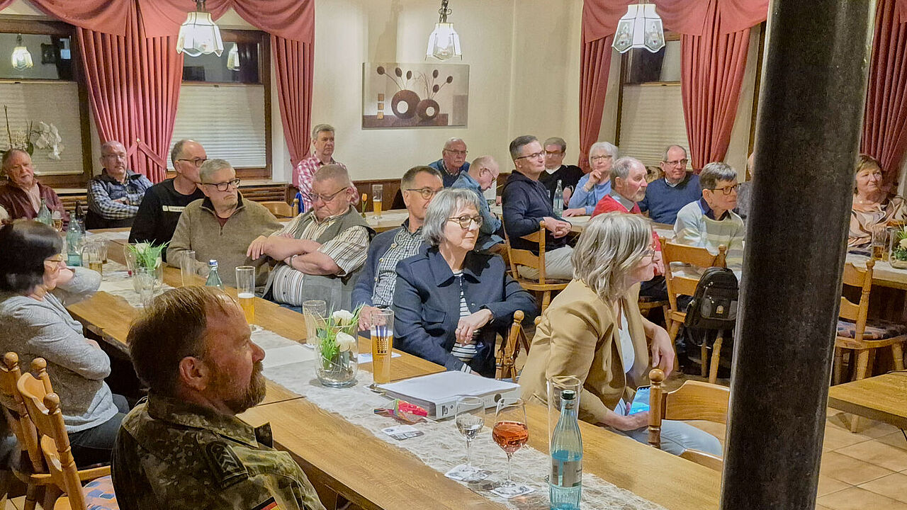 Bei der Mitgliederversammlung der Kameradschaft ERH Külsheim/Tauberbischofsheim/Bad Mergentheim/Lauda-Königshofen mit 33 Mitglieder ging es um die Arbeit in der Kameradschaft. Foto: Reinhold Wolpert