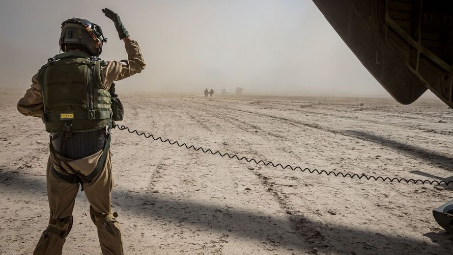 Ein Soldat des Personnel Recovery Teams bei einer Übung in der Nähe von Mazar-e Sharif am 27.09.2020. Derzeit sind an die 1.000 Angehörige der Bundeswehr in Afghanistan stationiert. Foto: Bundeswehr/ Andre Klimke