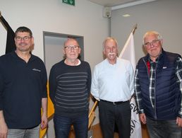Stabsfeldwebel a.D. Dirk Siebert 8von links), Stabsfeldwebel a.D. Joachim Kühn, Oberstleutnant a.D. Roland Samsel und Vorsitzender Oberstleutnant a.D. Bernd Kraft. Foto: wh
