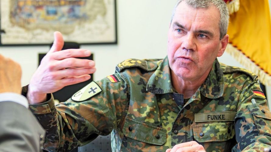 Für ein gemeinsames Ziel im neuen Unterstützungsbereich: Befehlshaber Generalleutnant Gerald Funke. Foto: PIZ/Unterstützungskommando 