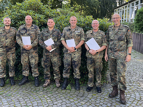 Bei der Ehrung in Faßberg:  Uwe Beckefeldt, Stefan Petri-Zander, Korbinian Bocksch, Jörg Stünkel, Thorsten Königs und Christopher John (v.l.n.r.). Foto: LV Nord