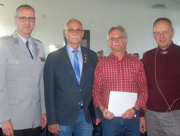 Nach den Ehrungen: Peter Strauß (v. l.), Joachim Clemens, Andreas Priesemann und Uwe Schenkel. Foto: DBwV