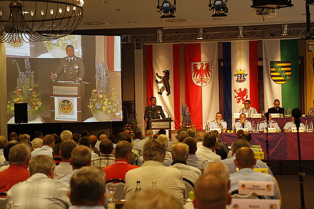 Der DBwV-Bundesvorsitzende bei seiner Rede am zweiten Tag der Versammlung Foto: DBwV/Kleinemas