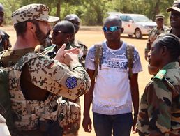 Bei der Mission EUTM Mali bildet die Bundeswehr malische Soldatinnen und Soldaten aus. Foto: Bundeswehr/Simon Höpfl