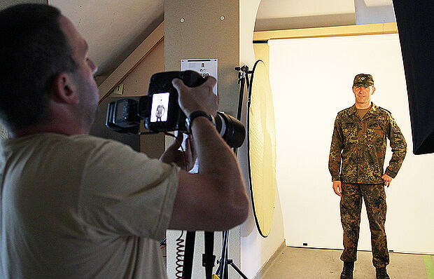 Kai Cziesla beim Fotoshooting für die DBwV-Kampagne in Warendorf